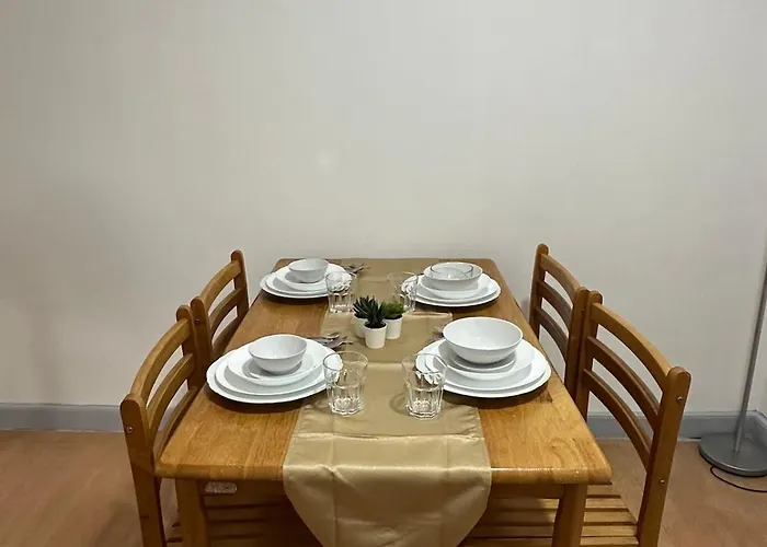 Cozy Urban Retreat In Burgos Circle, Bgc Apartamento